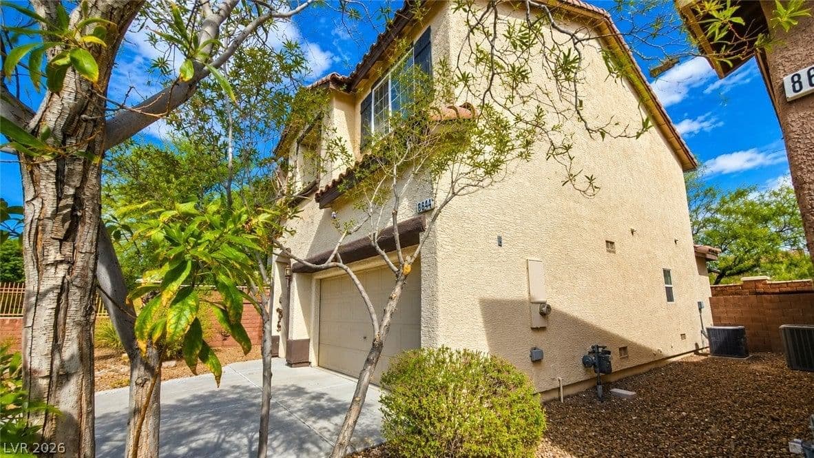 8644 Abbey Dell Avenue photo 4