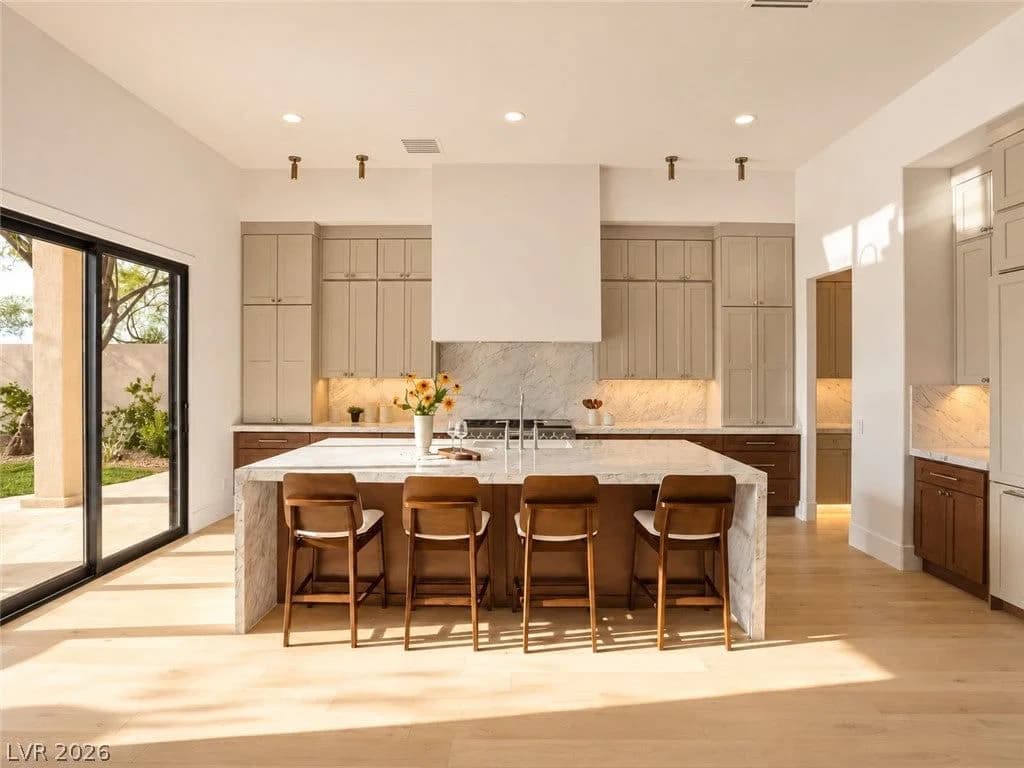 3 Pine Hollow Drive photo 2