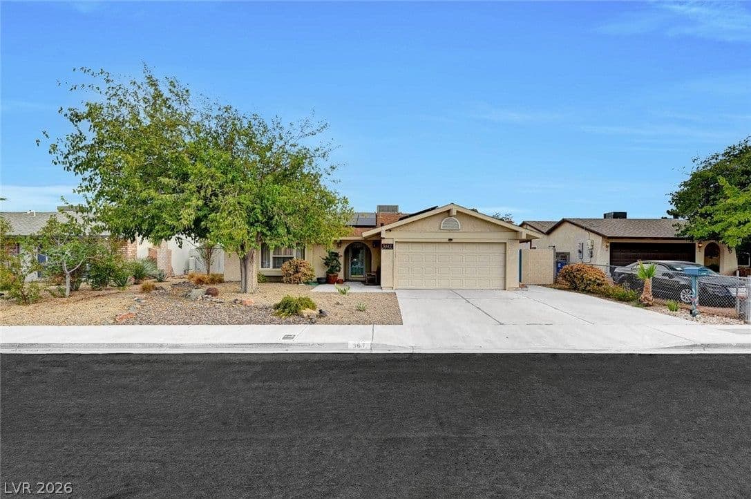 5817 Mary Way photo 2