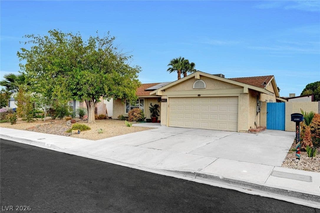 5817 Mary Way photo 4
