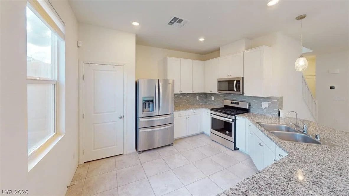 9769 Cluny Avenue photo 2