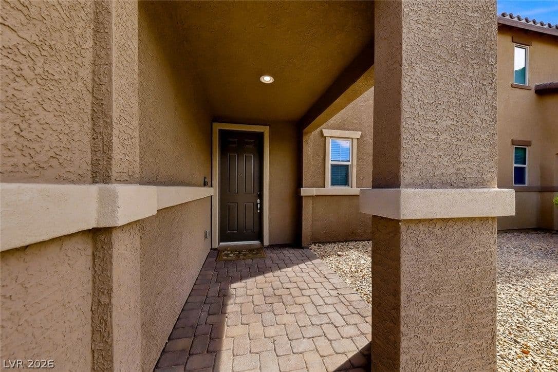 1821 Soto Lane photo 3
