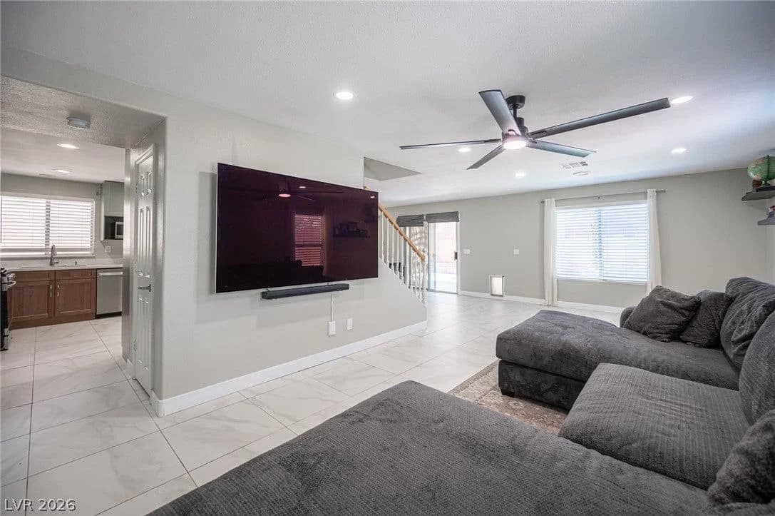 3725 Shanagolden Street photo 5