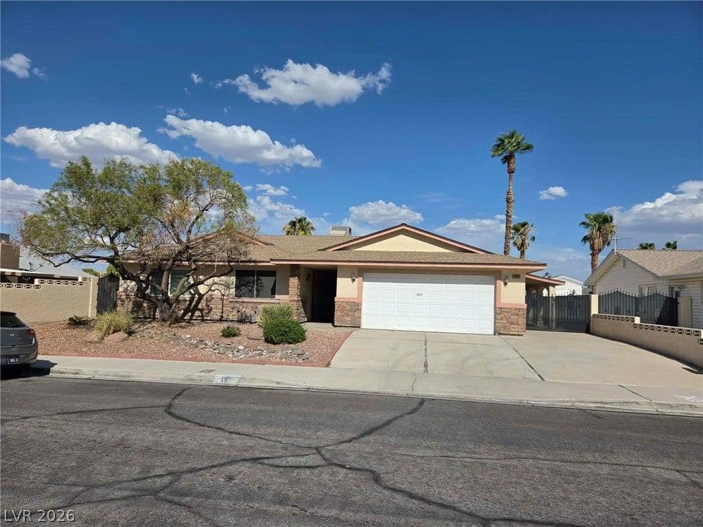 109 Celia Place photo 3