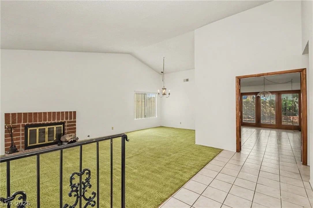 6592 Peachtree Lane photo 5