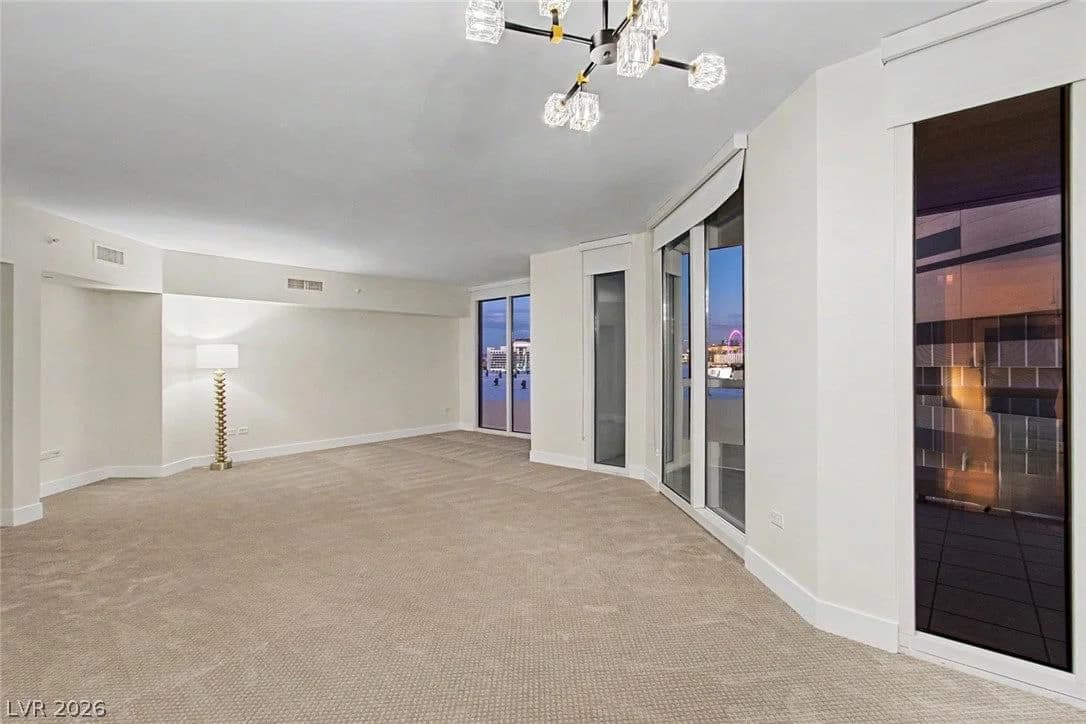 2877 Paradise Road photo 5