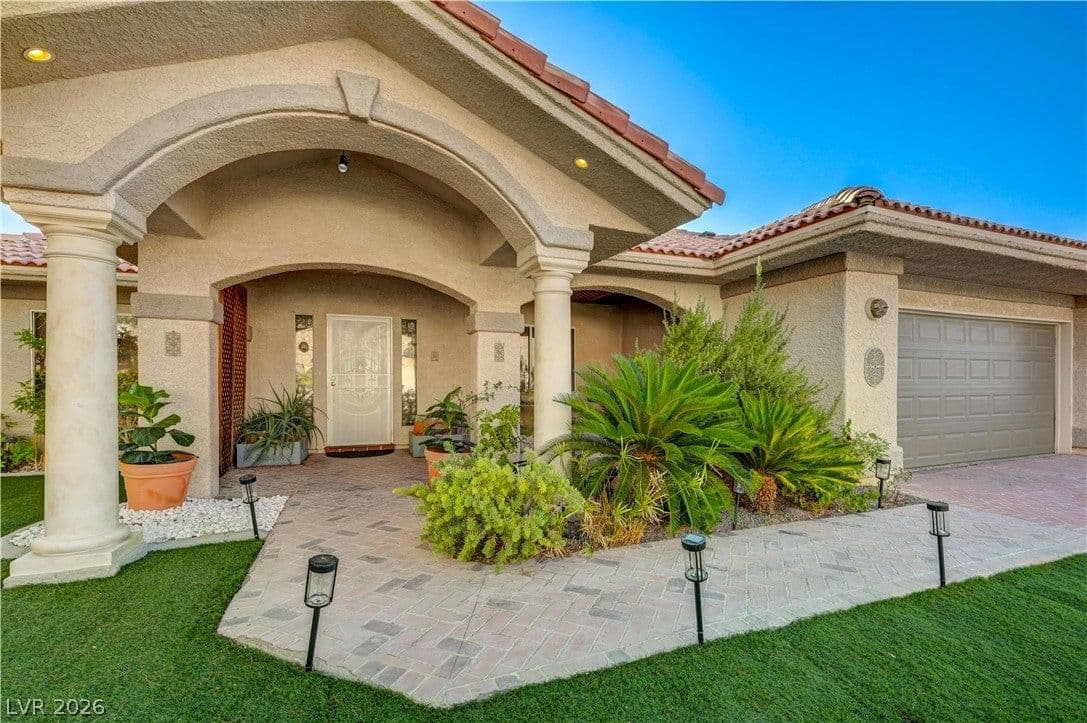 1941 Napoleon Drive photo 4