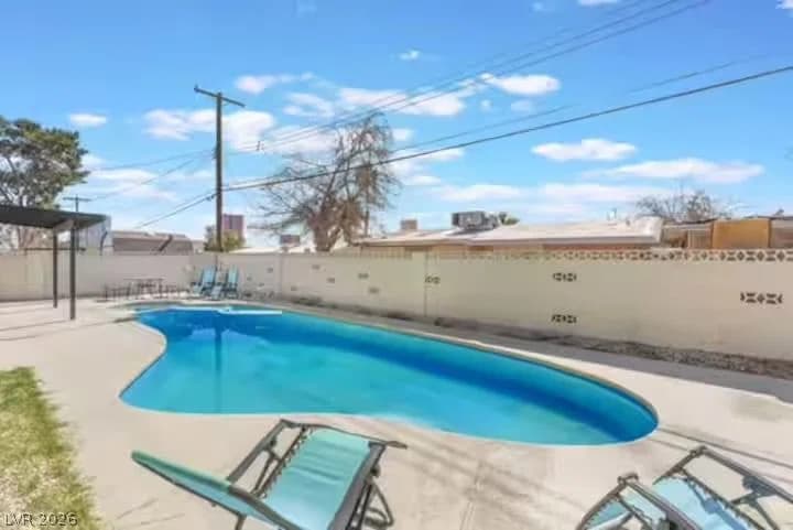 3101 Kings Way photo 2