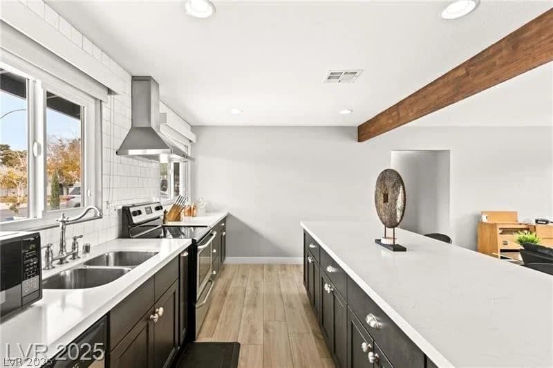 1707 8th ST photo 2