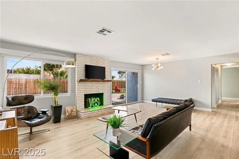 1707 8th ST photo 4