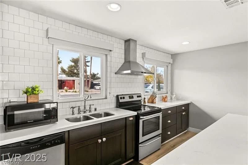 1707 8th ST photo 5