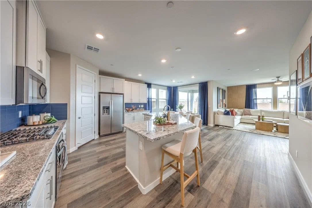 1404 Jorian Bay Drive photo 5