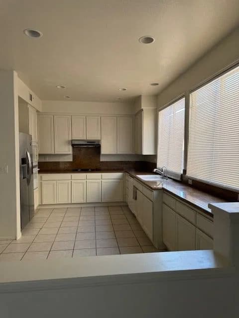 4774 Willow Glen Drive photo 2