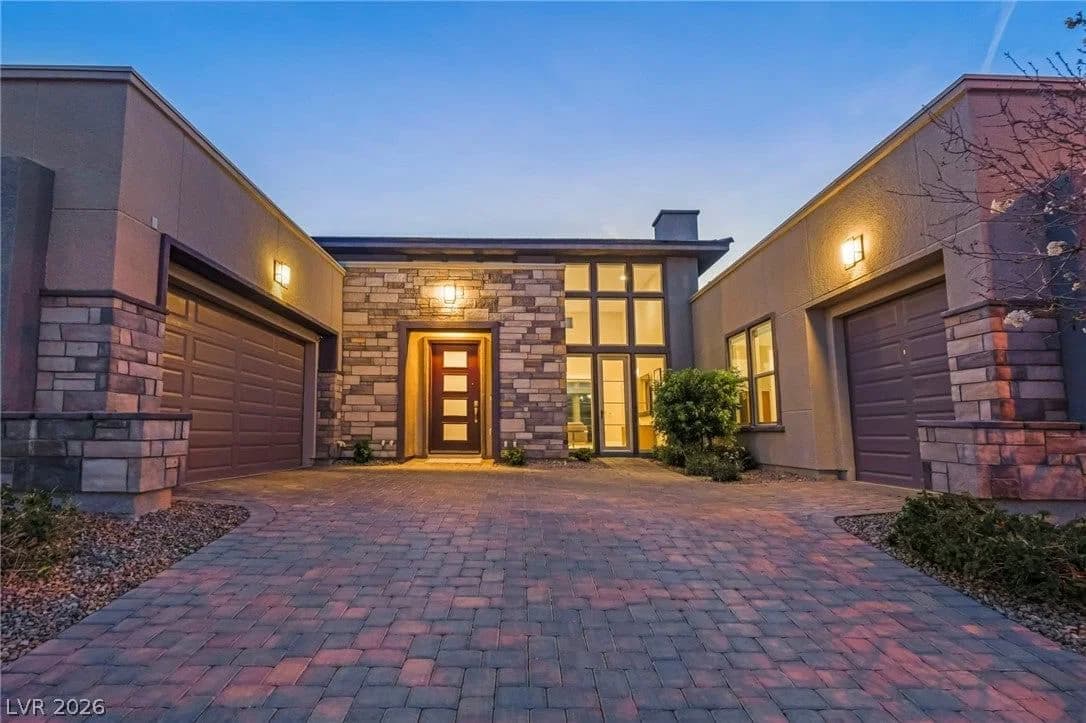6675 DESERT CRIMSON Street photo 2
