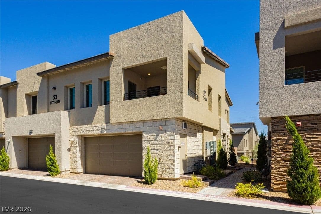 600 Carriage Hill Drive photo 4