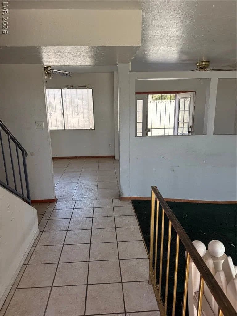 5473 SOUTH Eastern Avenue photo 3