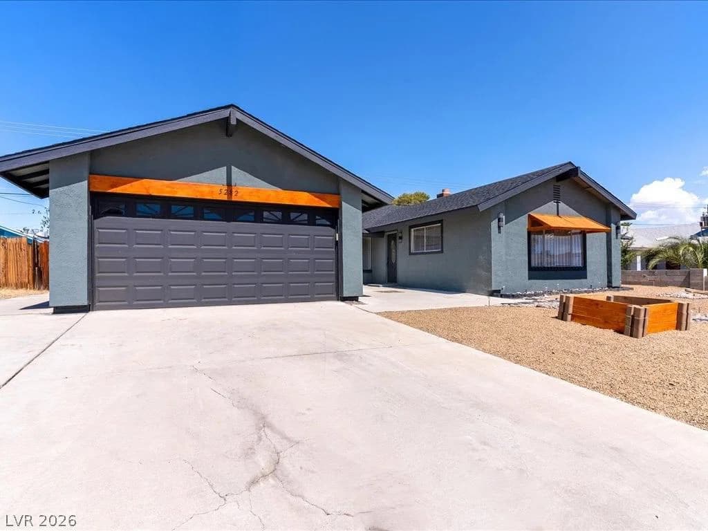 5282 Stampa Avenue photo 3