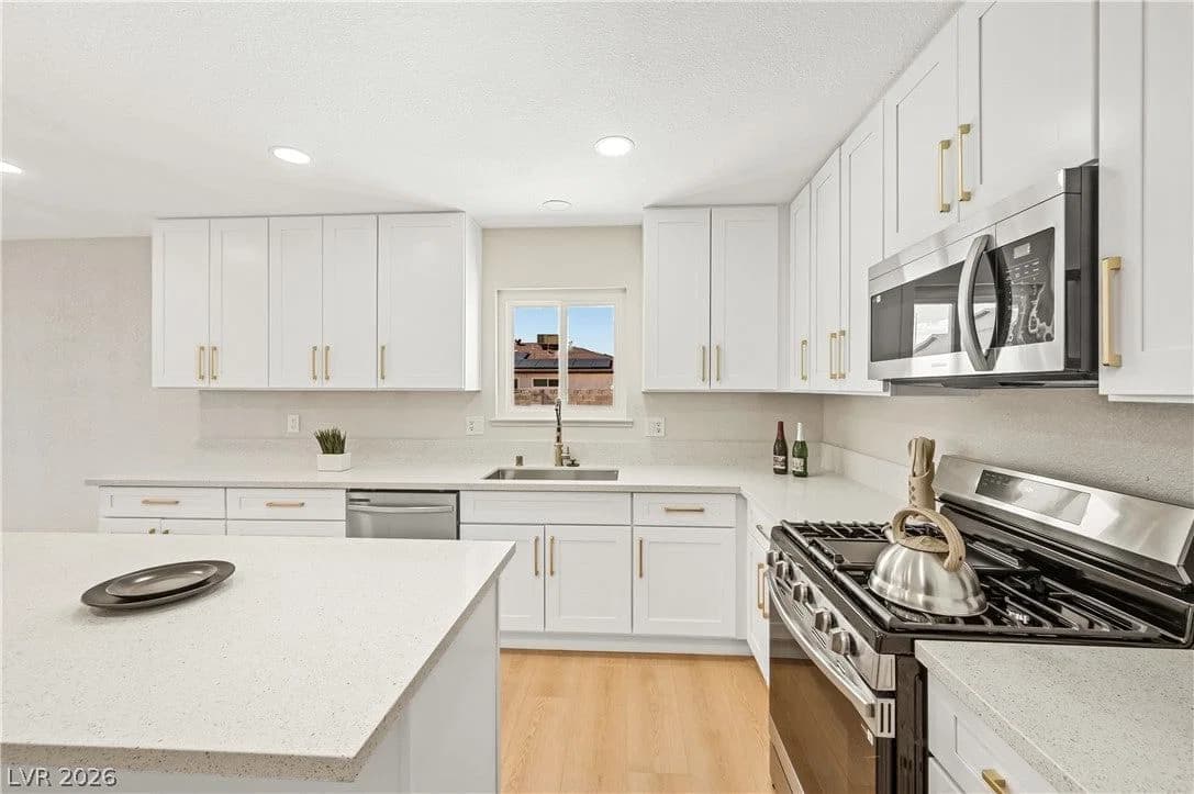 7700 Peacock Avenue photo 4