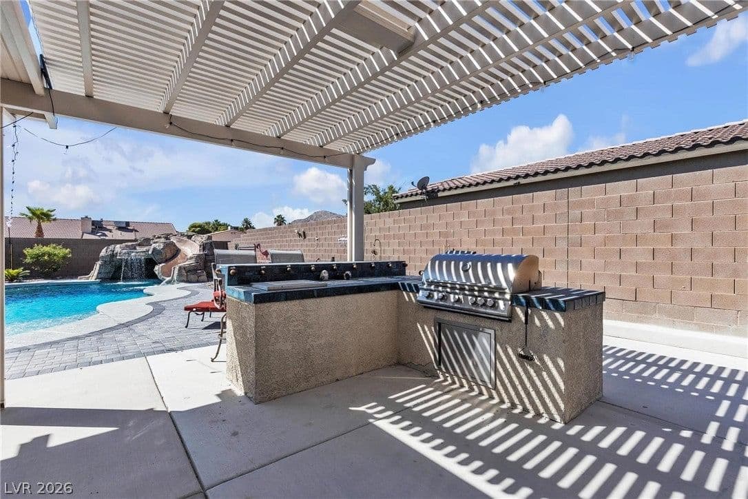 9511 Star Vista Court photo 5