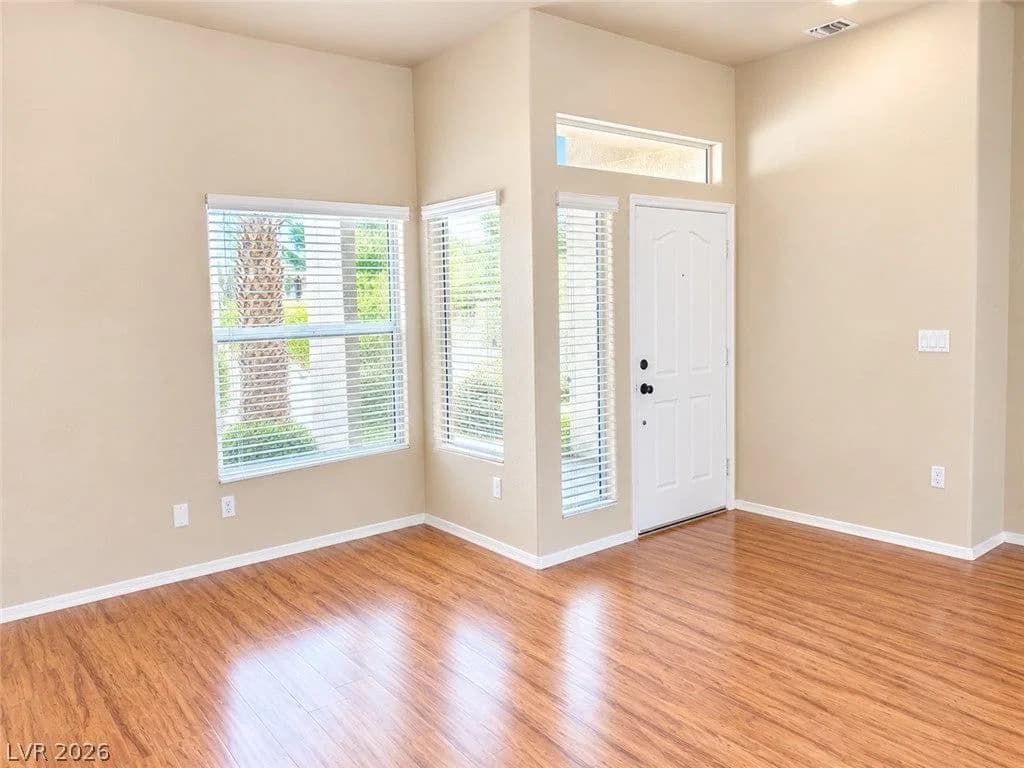 10721 Grand Cypress Avenue photo 4