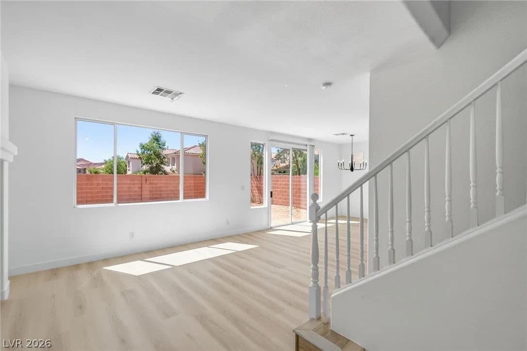 9511 Spring Blush Avenue photo 3