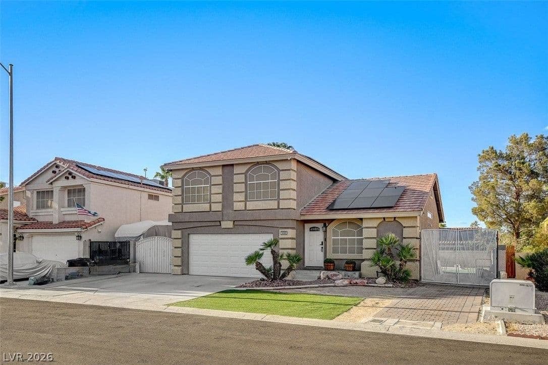 1496 Silver Glen Avenue photo 2