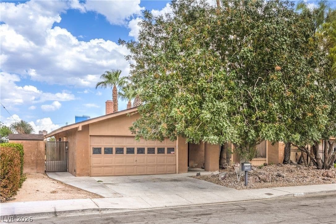 2617 YARDLEY Street photo 2
