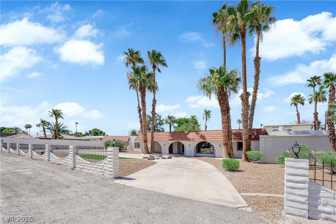 2880 Casey Drive photo 2