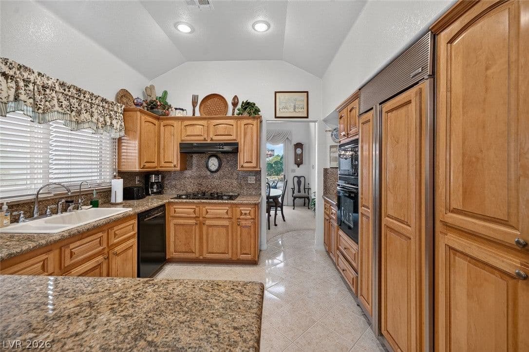 8157 Round Hills Circle photo 5