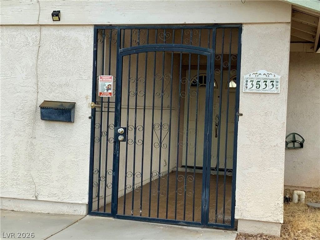 3533 Moraga Drive photo 3