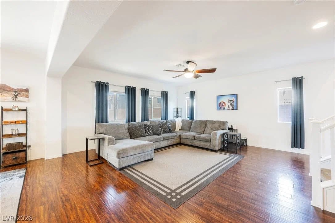 5611 Belgrano Vista Drive photo 3