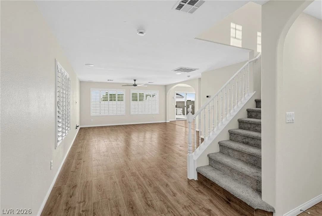 9060 Cedar Door Avenue photo 3