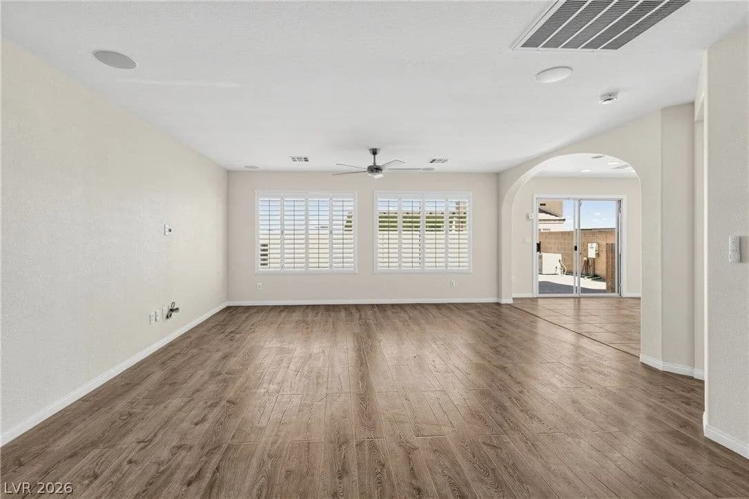9060 Cedar Door Avenue photo 5