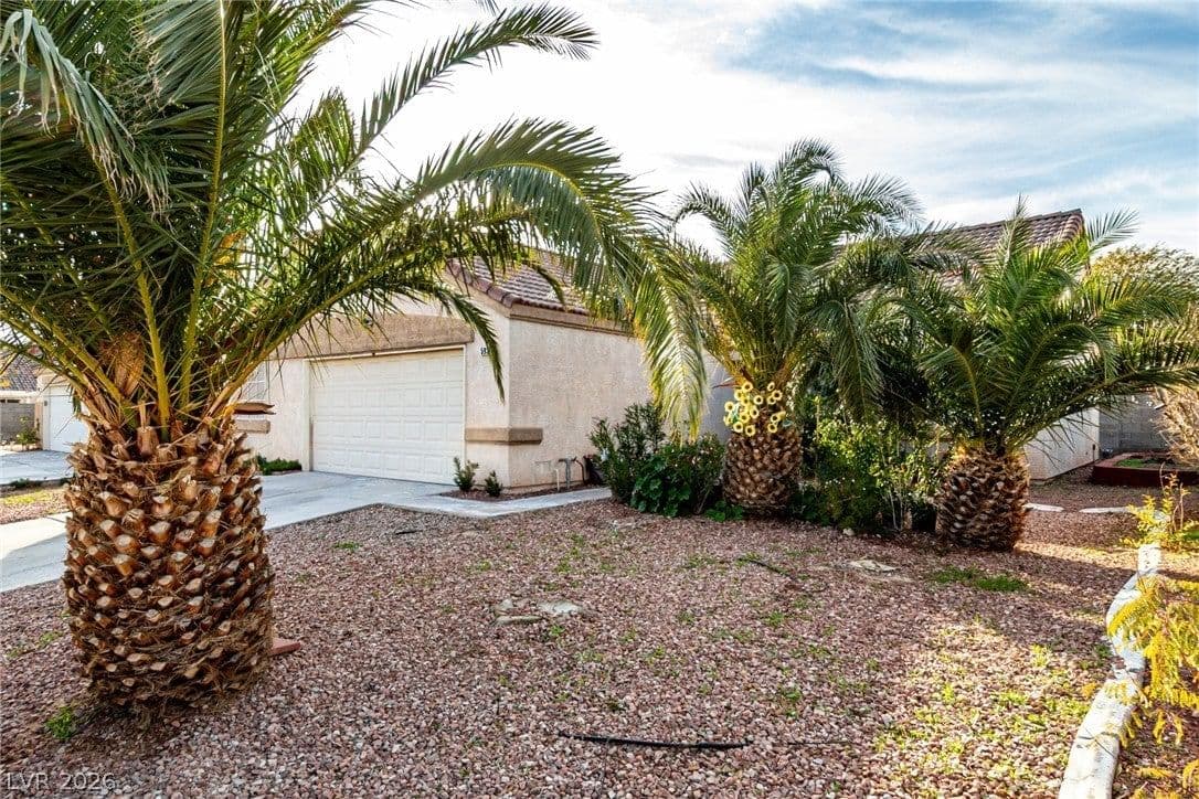 5931 Whalers Drift Street photo 4