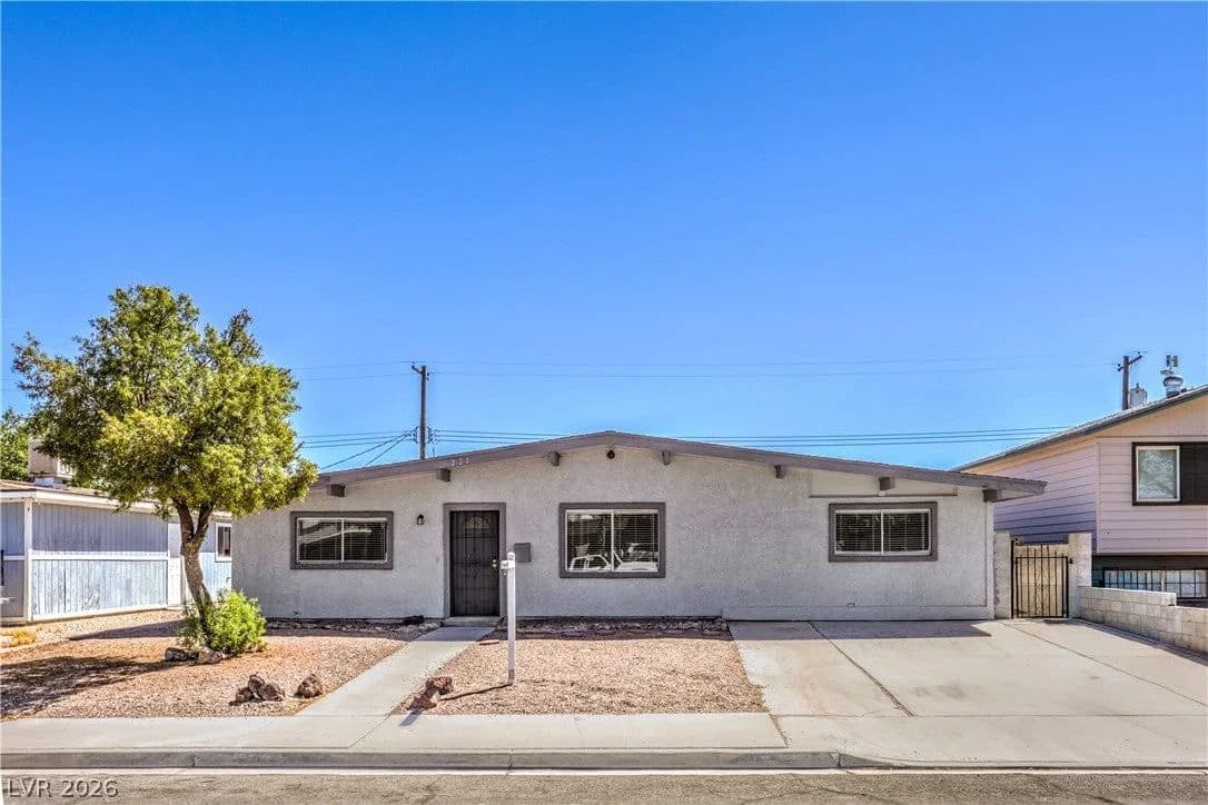 221 Milinane Drive photo 2