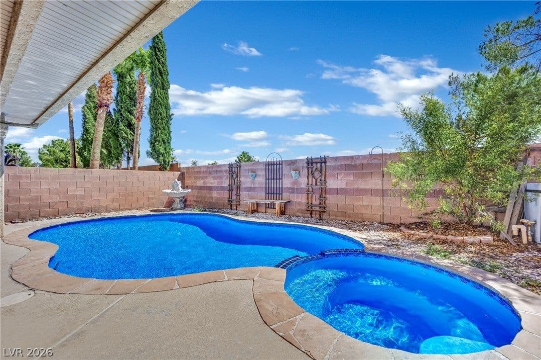 5041 Dancing Lights Avenue photo 3