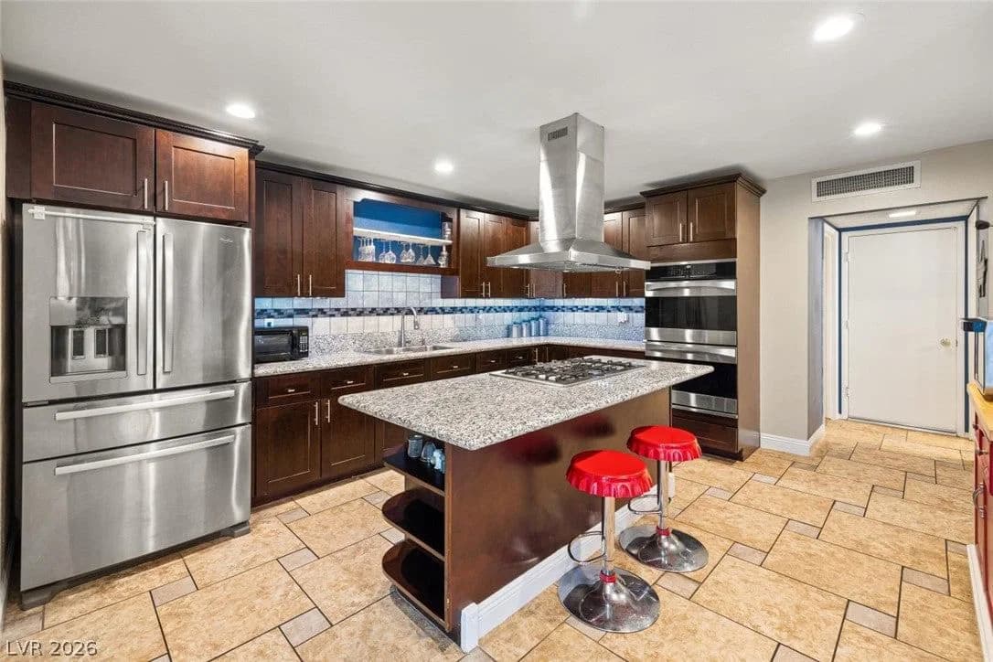 4322 Satinwood Drive photo 3