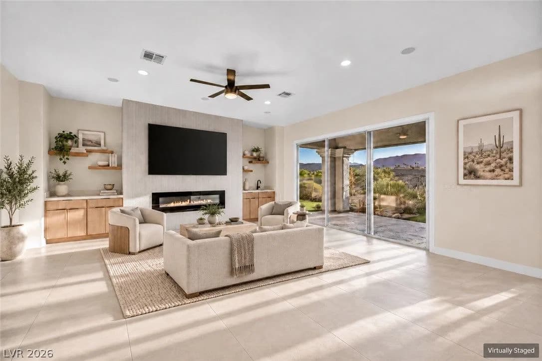 4555 Riva De Romanza Street photo 5