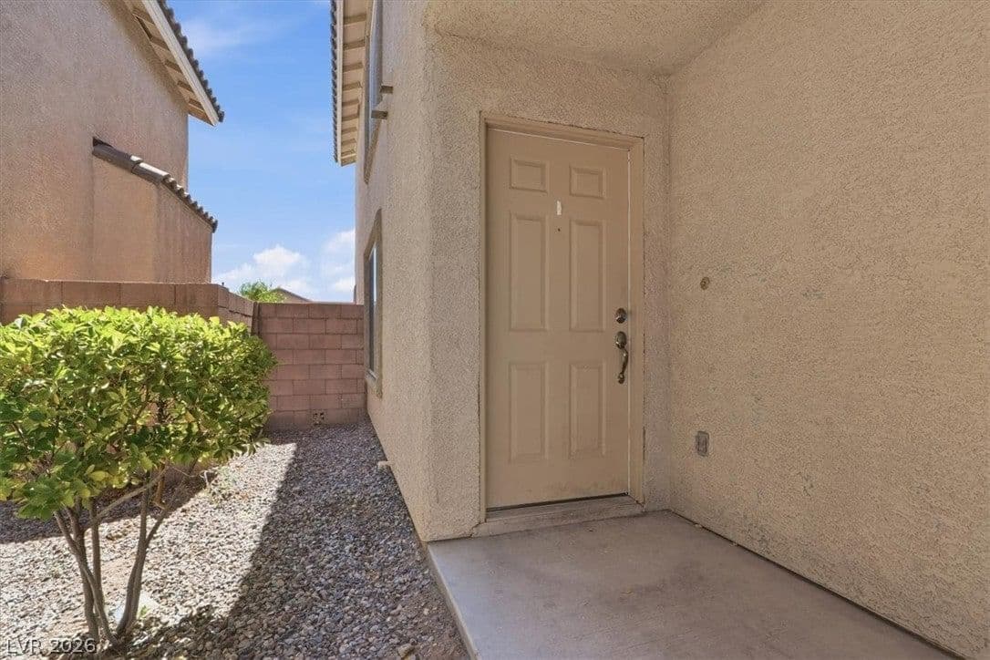 11037 Meadow Leaf Avenue photo 3