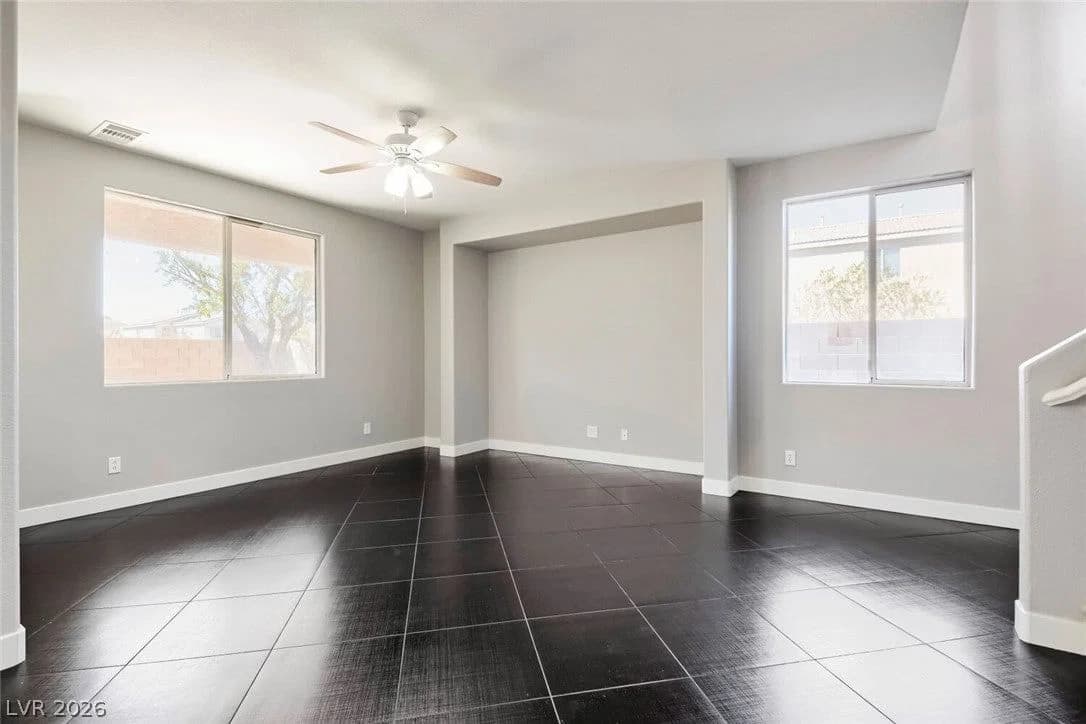 9015 Toast Avenue photo 4