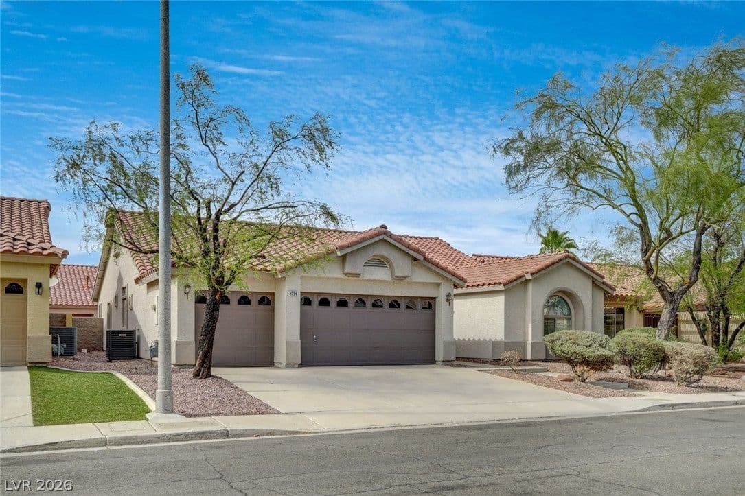 3056 Emerald Wind Street photo 3