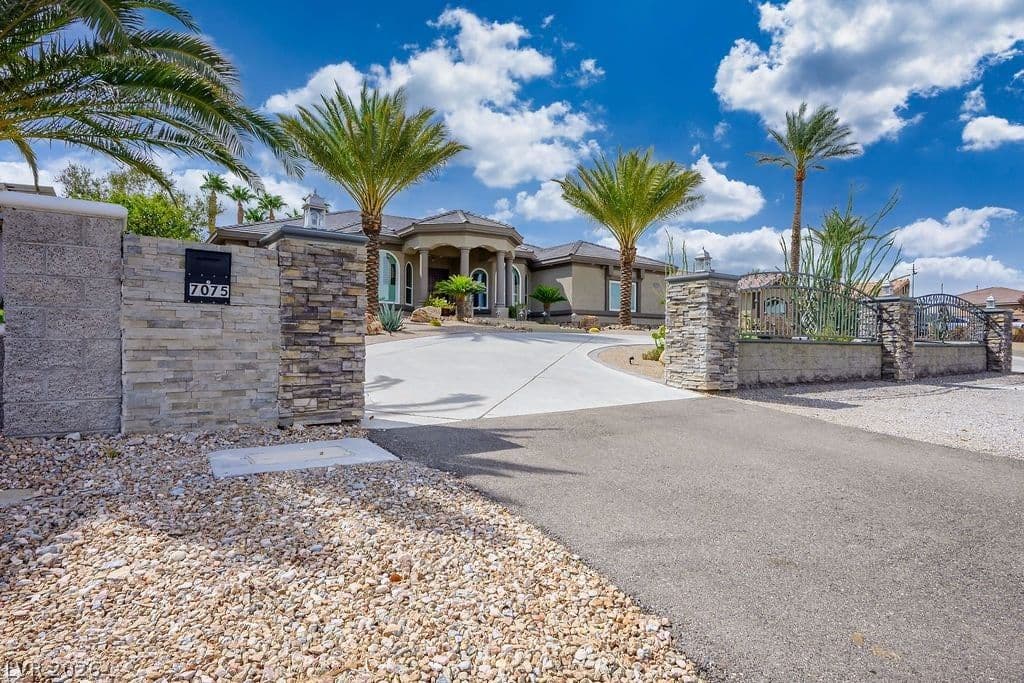 7075 Jensen Street photo 4