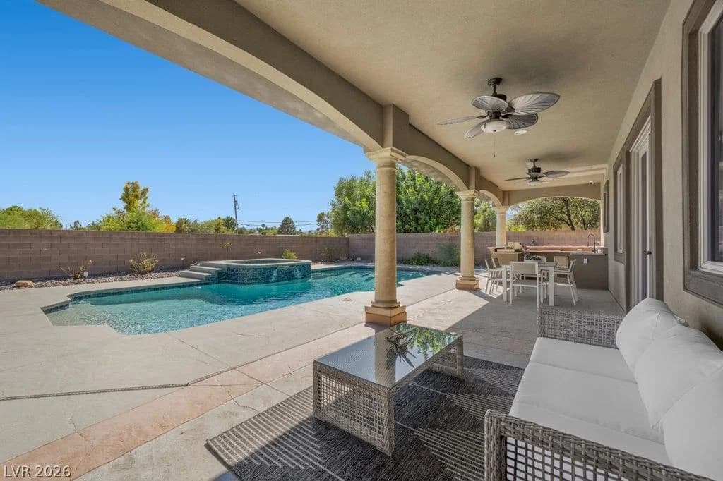8035 Palm Cove Court photo 2