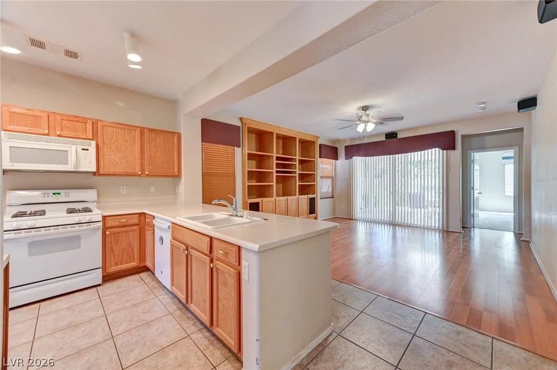 5131 Opal Crest Avenue photo 4