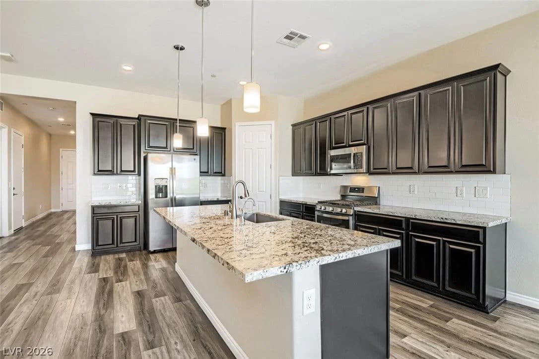 647 Longfeather Street photo 3