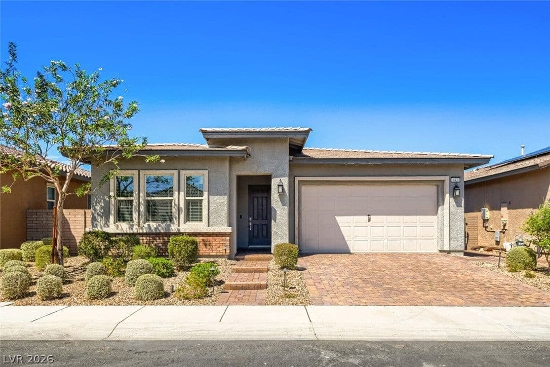 647 Longfeather Street