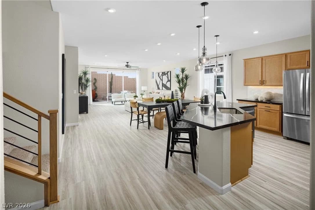 150 Castanet Lane photo 4