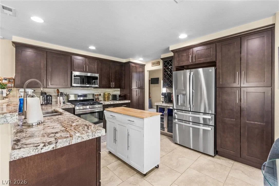 280 Willow Grove Circle photo 4