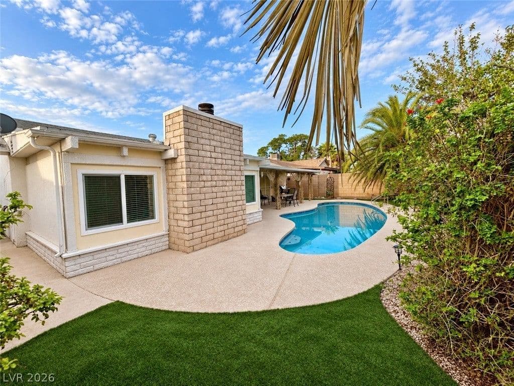 5368 Regal Avenue photo 2