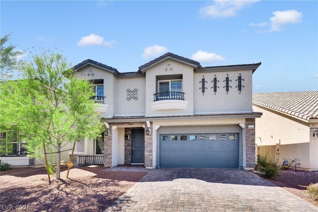 9747 Hawk Crest Street photo 2